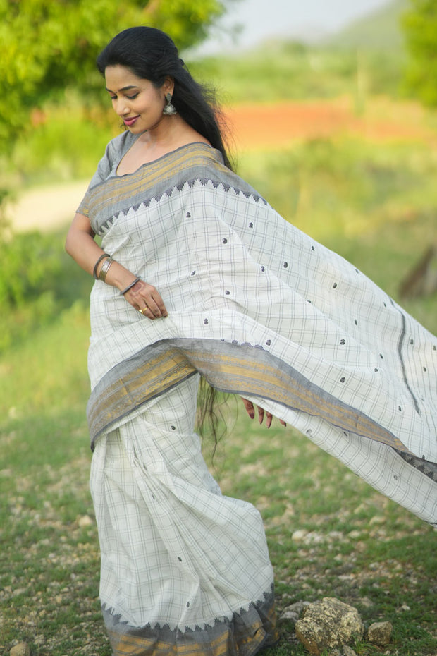 Aira Saree - White