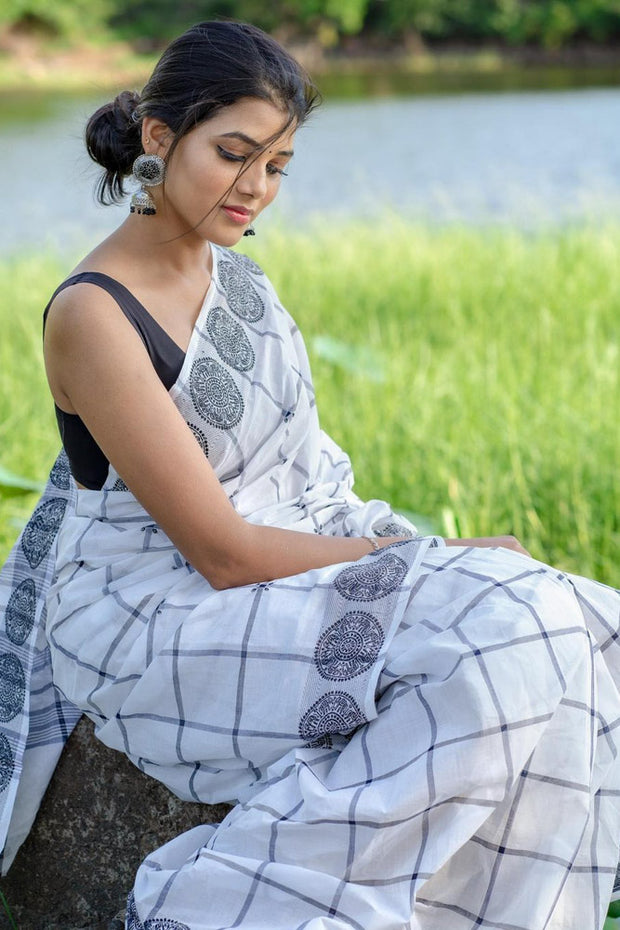 Kathadi Butta - White
